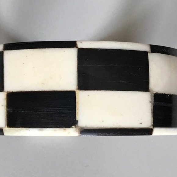Black and white inlaid bone bracelets - Picture 3 of 5